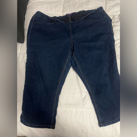 Royal Women’s Dark Blue Capri Pants, 16W - Picture 2 of 6